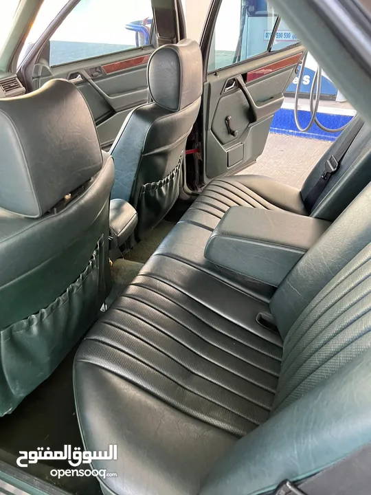 مرسيدس 300SEL