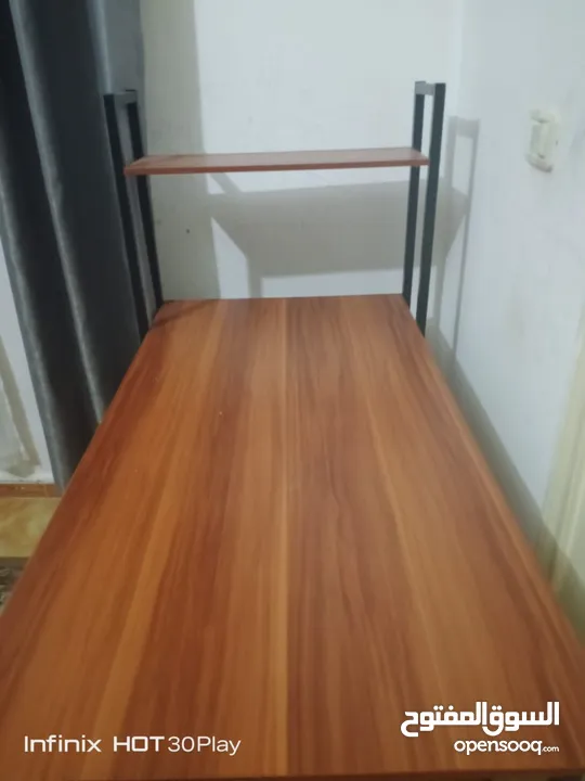 مكتب خشبي مع حديد