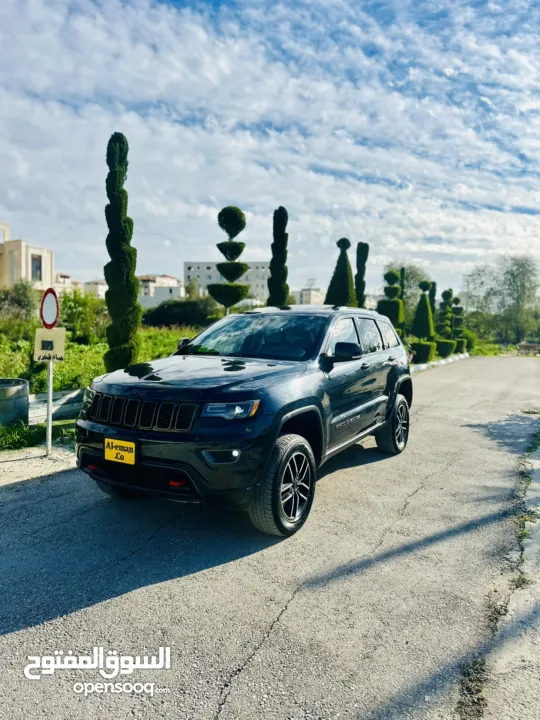 جراند شوروكي 2016 محرك بنزين بقوه 3600cc جير اوتوماتيكي مكون من 8 سرعات نظام دفع رباعي امريكي مميز