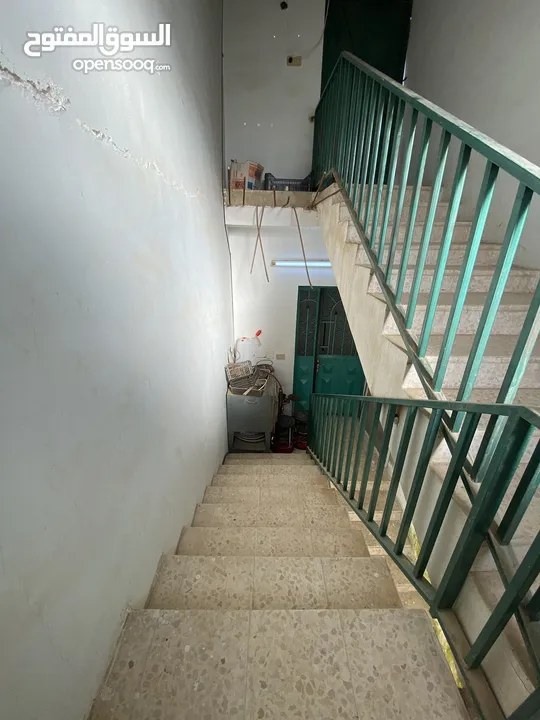 منزل مستقل طابقين مع ارض وحديقة مساحة الارض 1000 متر مربع . للتواصل واتساب : +905364503647