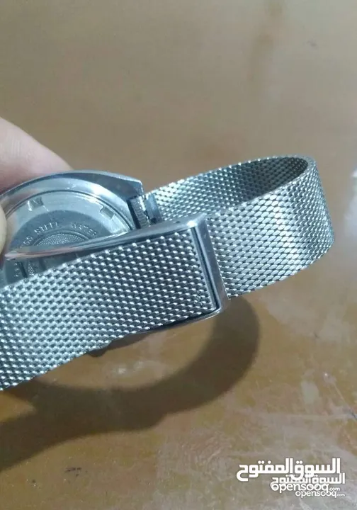 ثلاث ساعات اصليه للبيع بسعر مغري