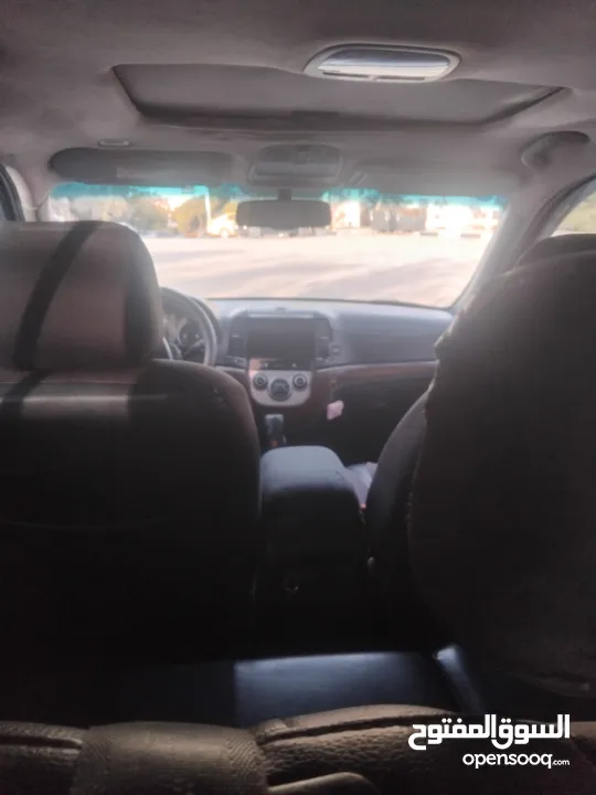 هونداي سنتافيه . ركز رخصه وتامين سنه  شاشه أندرويد كبيره حساس خلفي  فتحة سقف  شصيات نضاف  عمدان الف