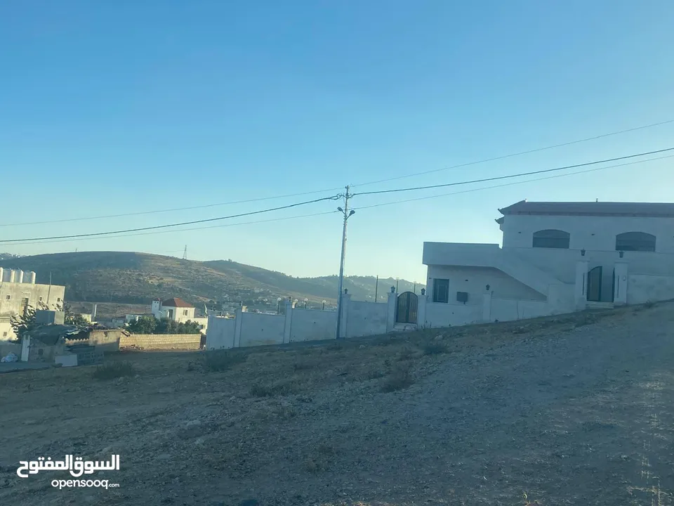 قطعة ارض للبيع ( ام رمانة )  واصل جميع الخدمات (حي القاسم )