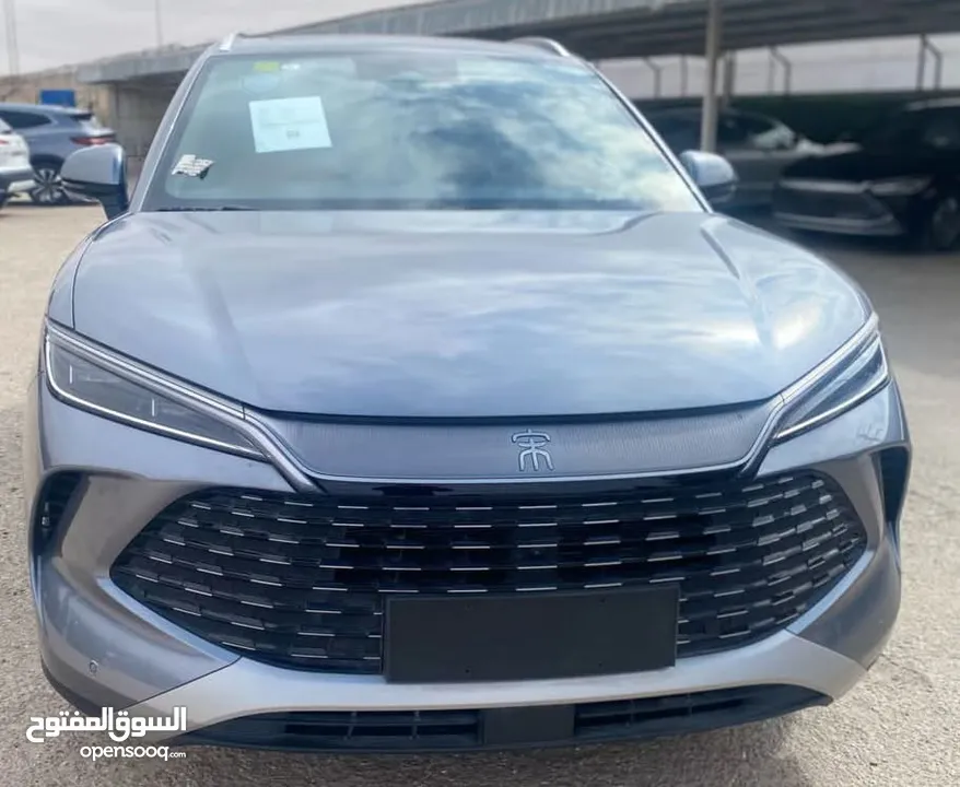BYD سونغ L...أعلى فئة فل كامل جميع  الاضافات محرك1500 يقطع 1200كيلو وبطارية تقطع 150 كيلو بالشحنة