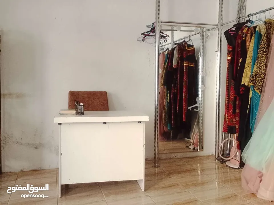 معرض فساتين
