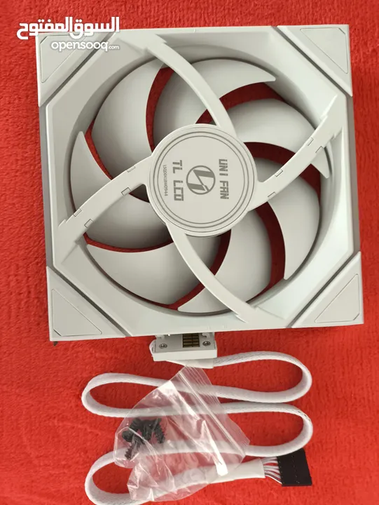 للبيع – مروحة Lian Li Uni Fan TL-LCD 140 RGB مع شاشة LCD!