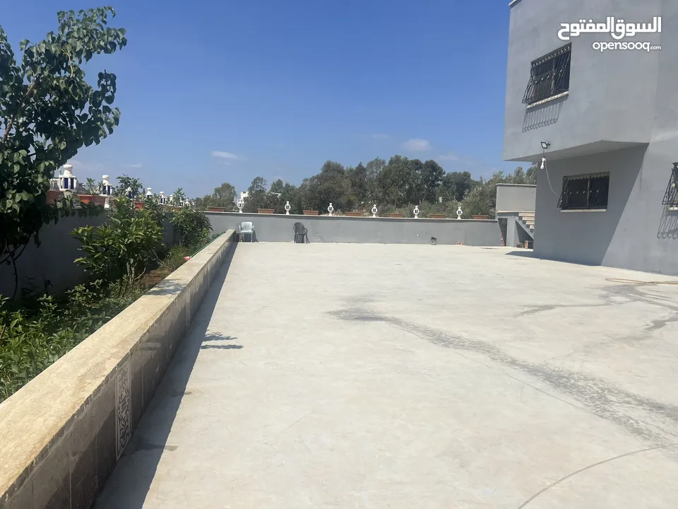 منزل جاهز لسكن طابقين مع ساحه