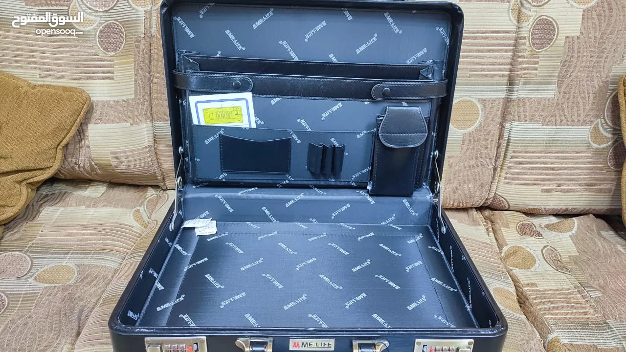 شنطة دبلوماسية وكالة