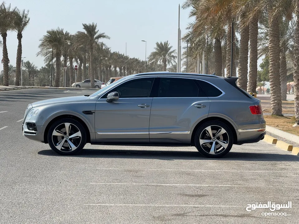 FOR SALE: 2018 Bentley Bentayga (Grey)