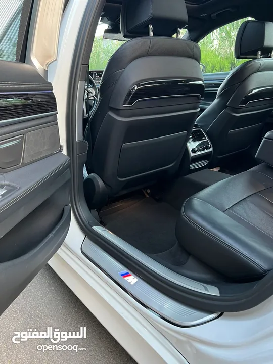 2018 BMW 740 eDrive بحالة الوكالة للبيع كاش او اقساط من المالك مباشرة بدون وساطة بنوك دفعة اولى