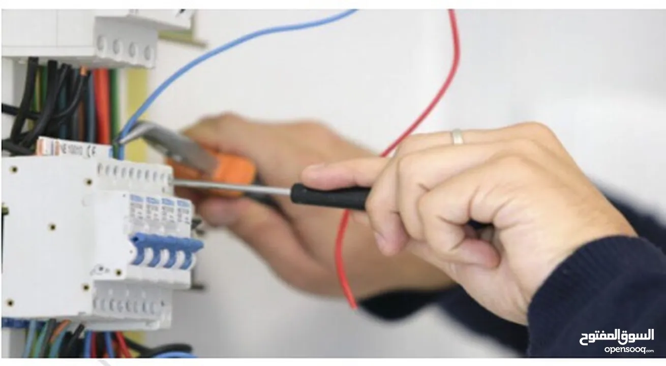 فني اعمال كهربائية صيانة تشطيبات كهرباء توصيلات كهربائية تركيب  بريزات مفاتيح كهربائية سبوت ثريات