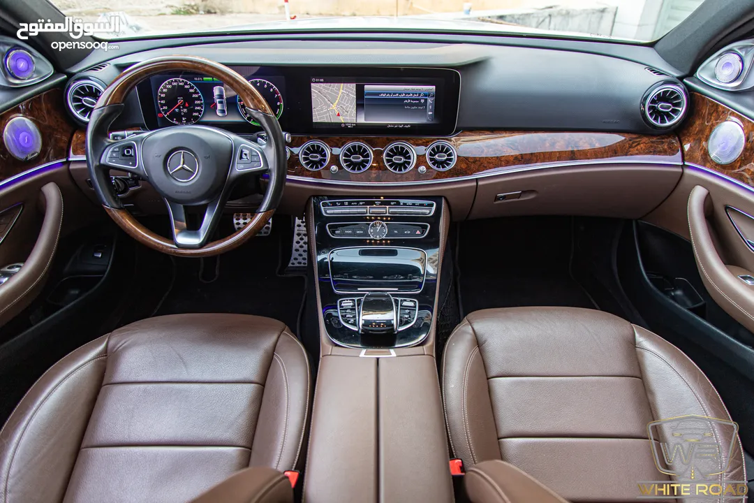Mercedes E350e Plug in hybrid Amg kit Night Package 2018   السيارة وارد الشركة و قطعت مسافة 50,000