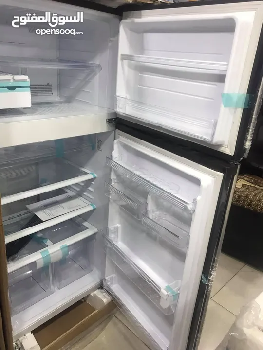 ثلاجه شارب لون اسود مميز 450 ليتر بسعر حرق