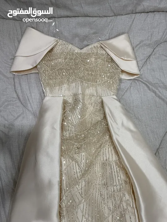 فستان جديد للبيع