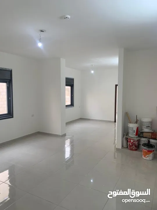 شقة طابو للبيع كاش فقط ، مشطبة جاهزة للسكن نابلس قرب الجامعة القديمة في المخفية الشارع الرئيسي