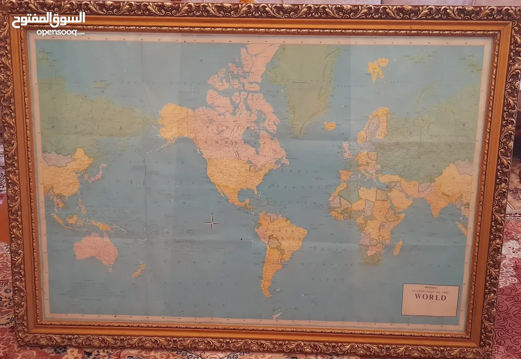 كاترو اطار خريطة العالم