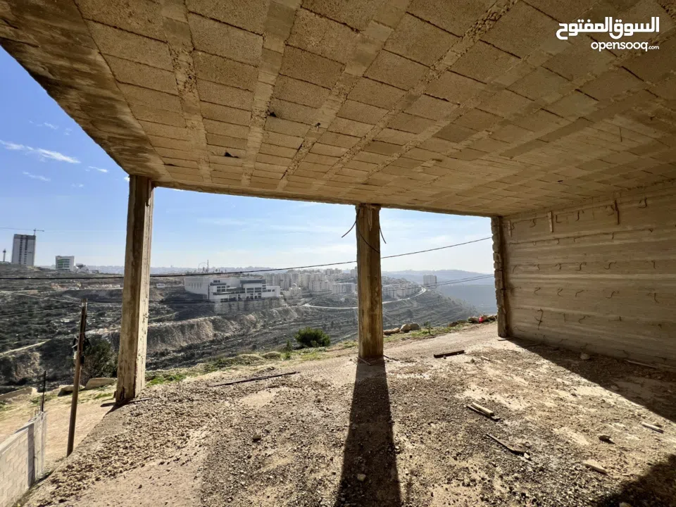 وحدات سكنية قيد الإنشاء