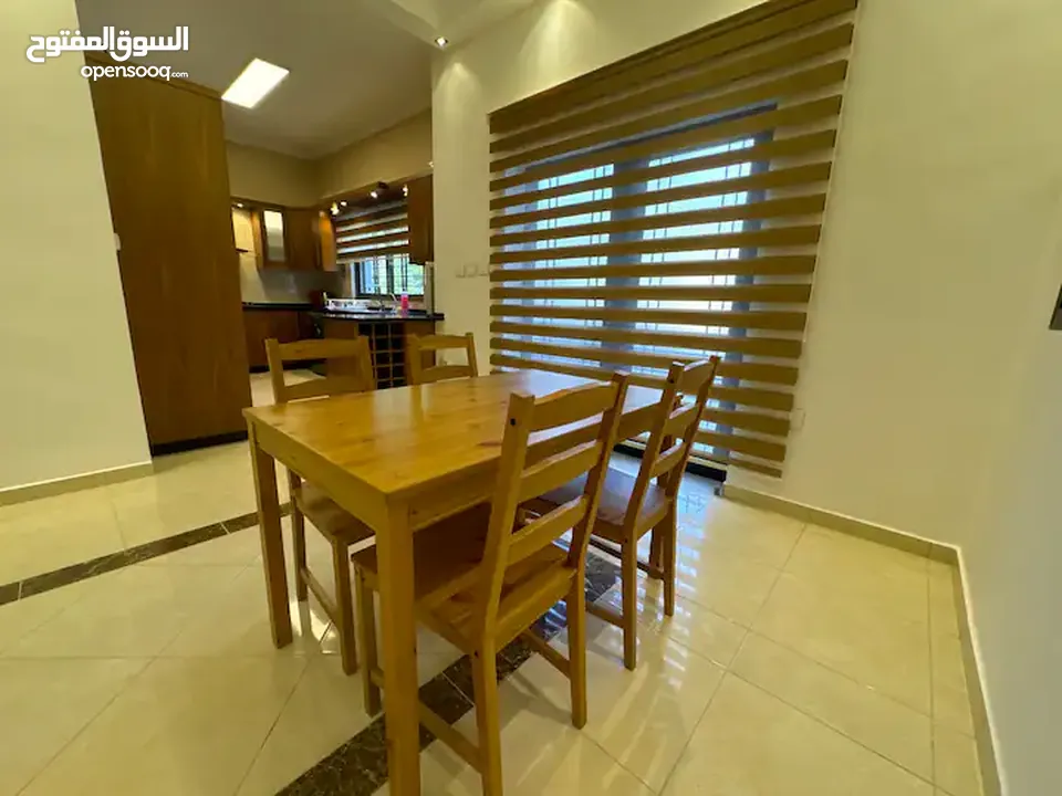 شقه غرفتين نوم مع ترس خاص قرب الدوار الرابع