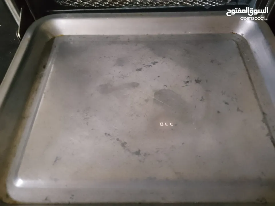 فرن كهربا صغير مستعمل في حاله ممتازه استعمال بسيط