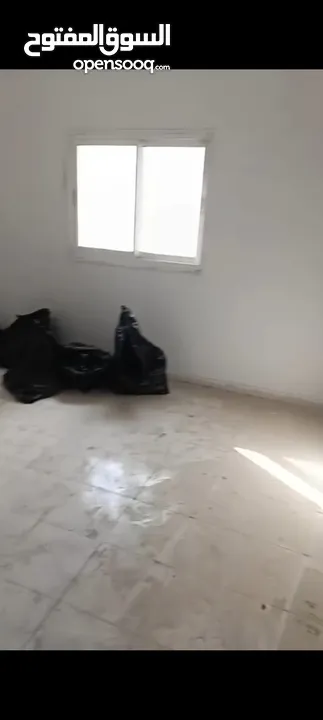 شقه للبيع في بتونيا قديمه مساحه 120متر