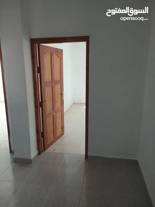 شقه طابق 2غرف 3حمامات2