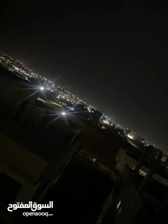 شقه مميزه طابق الثالث اخير  لا يوجد تسويه للبيع اربد - الصريح -خلف قصر السعدي  منطقه هادئه