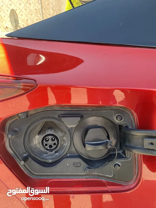 Toyota Prius prime plug-in Hybrid موديل 2017 بطارية ليثيوم فل كامل اعلى صنف