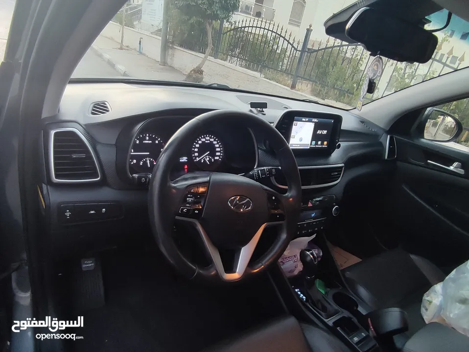 هونداي توسان فل ماعدا الفتحة عداد اصلي 83000كم للبيع بسعر مغري 96000شيكل