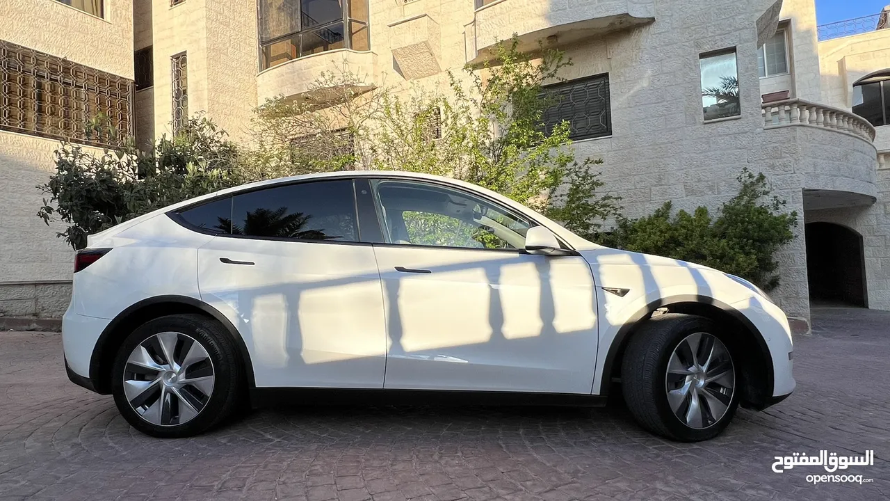 Tesla model Y 2021
