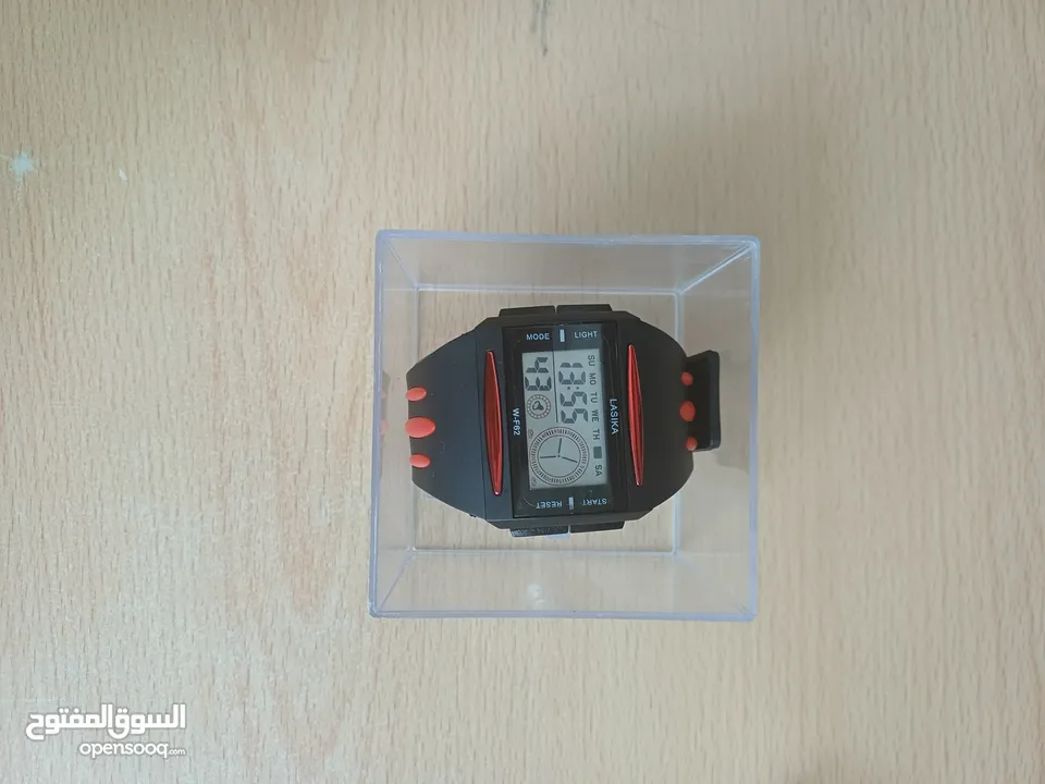 ساعة رقمية رياضية LASIKA موديل W-F62 – تصميم أنيق ومقاومة للماء