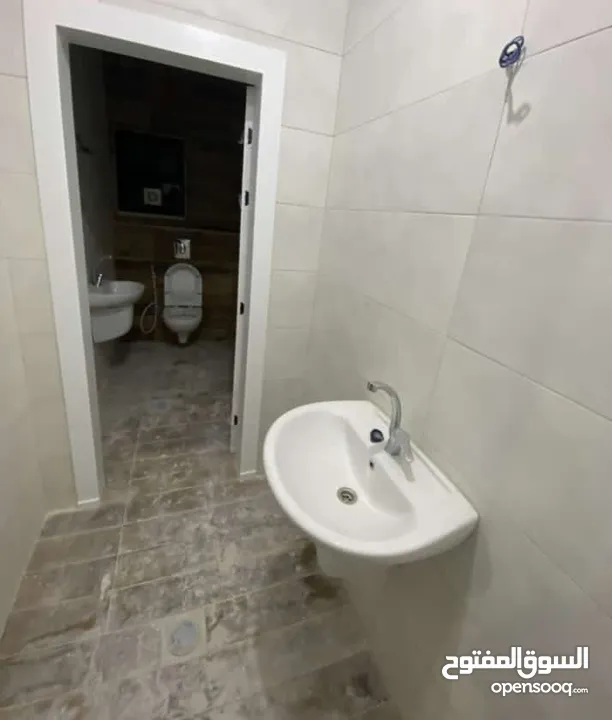 شقة طابقية - خلدا - 3نوم 1ماستر - 220م