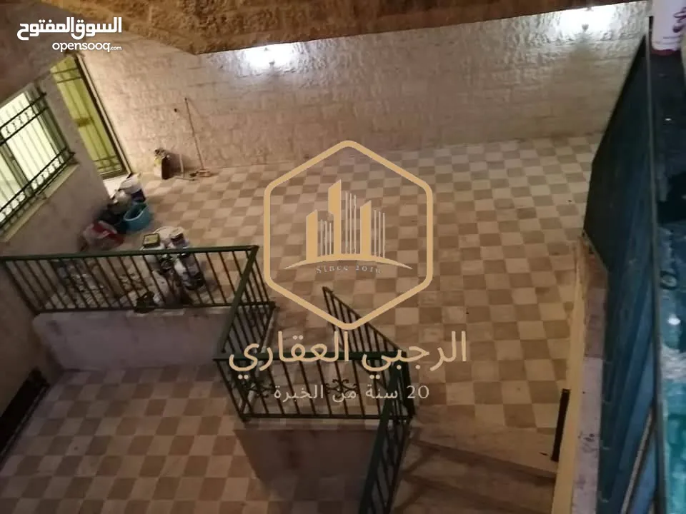 شقة / للايجار / دوبلكس / مع حديقة / الجاردنز