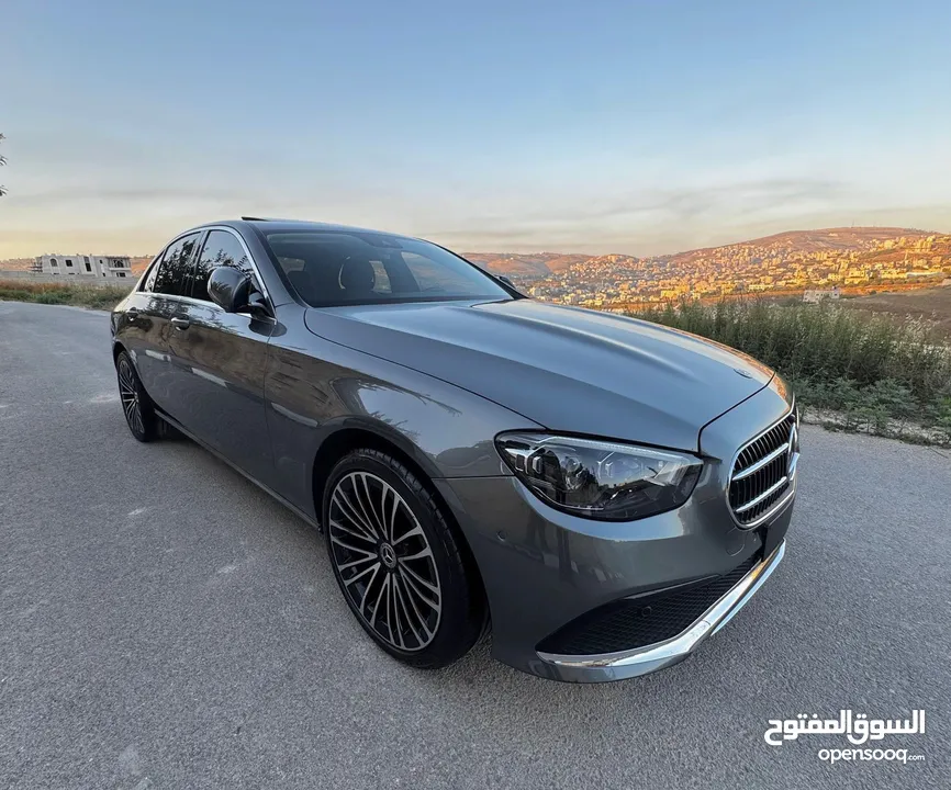 Mercedes Benz E220 بحالة الوكالة