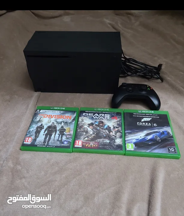 Xbox series x with original controller and cds