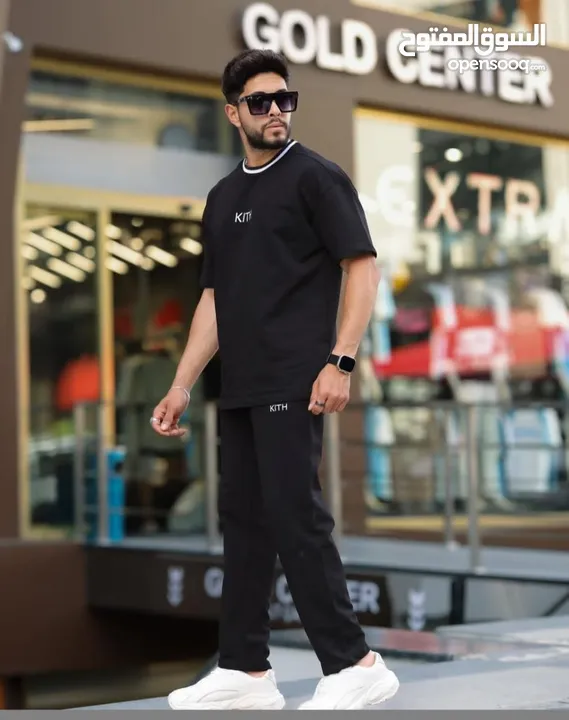 ملابس عصريه