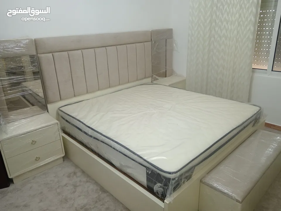 اثاث جديد لم يستخدم بداعي السفر