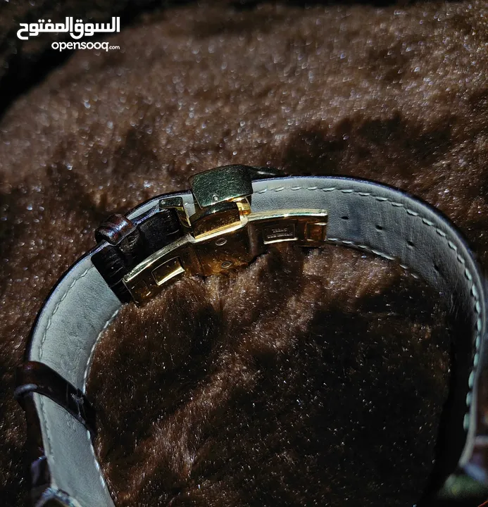 ساعات مميزه البيع