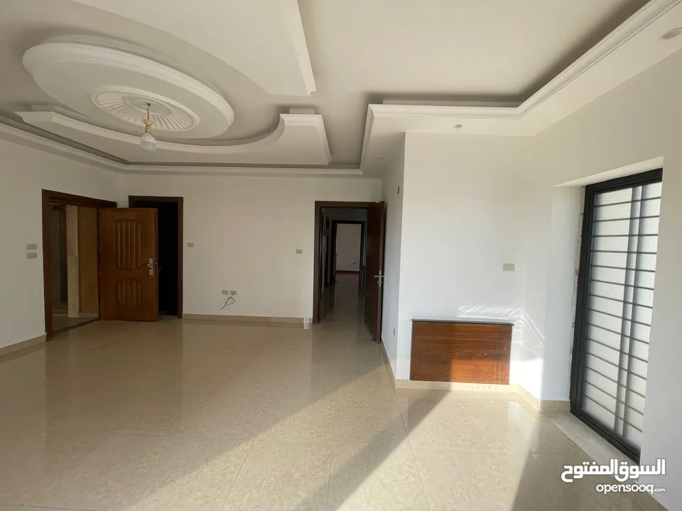 شقه فارغه فاخره للإيجار الجندويل  ، 130 متر