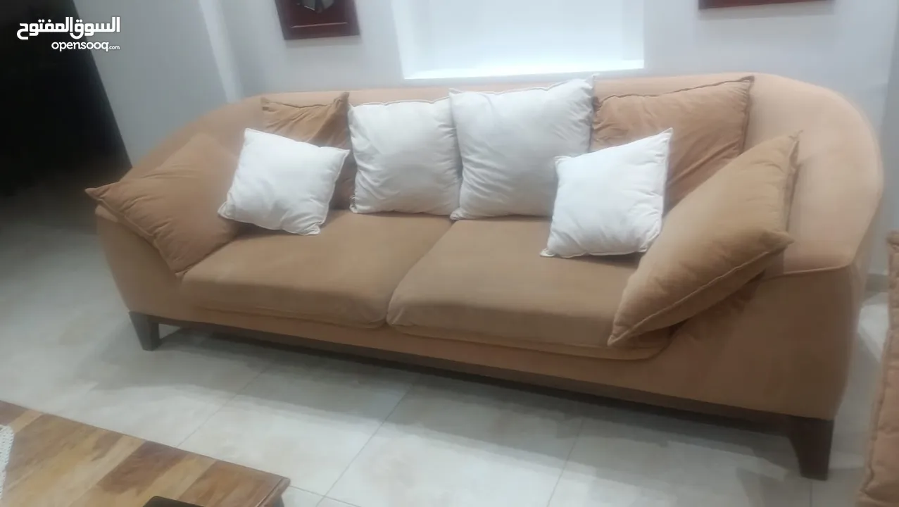 طقم كنب مستعمل بحالة جيده