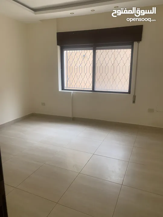 شقة للاجار خلف الجامعه الاردنيه قريبه من جامعة الاميره سميه