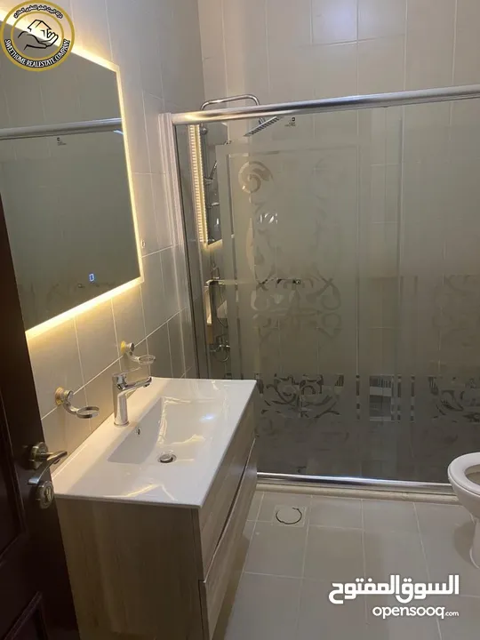 شقة مفروشة فاخرة للبيع في أم السماق الجنوبي  - خلف ال ( C-Town) طابق ثالث مع روف دوبلكس 290م