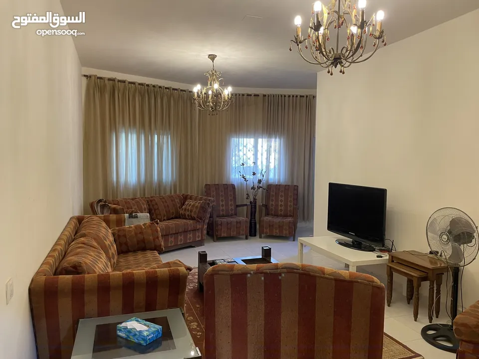 شقة مفروشة ارضية جبل طارق قرب الخدمات موقع مميز