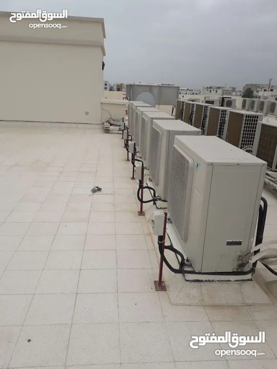 HVAC air conditioner and ducting system مكيف الهواء ونظام الأنابيب