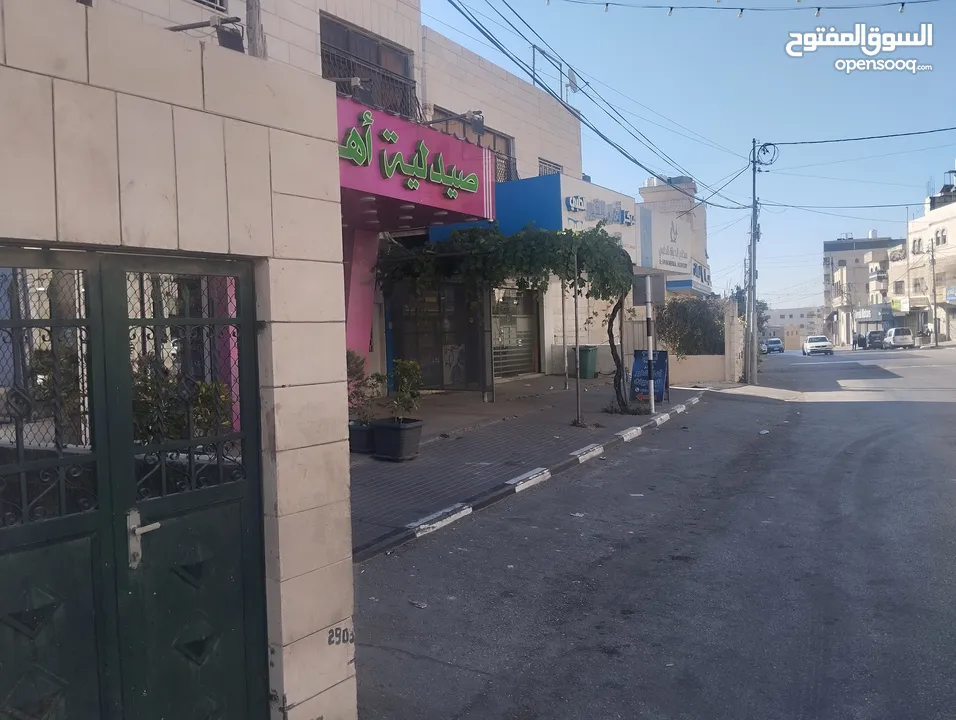 طابق كامل للايجار مع ساحة خارجيه