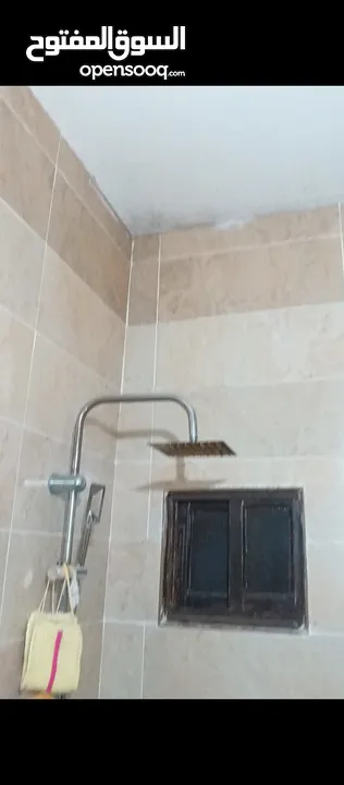 عمارة قابلة للاستثمار للبيع  بسعر مغري جدا..بداعي السفر مفصلة من اربع طوابق وروف سوبر سوبر ديلوكس