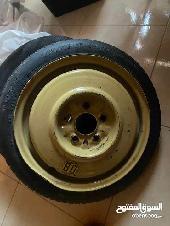 سبيرات  عدد 2 مع مفاتيح جنط وجك