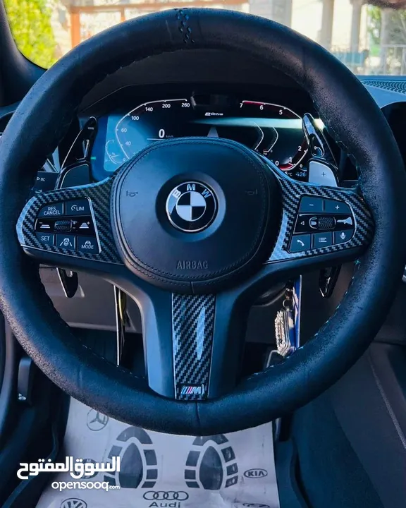 BMW 330e /// M Package