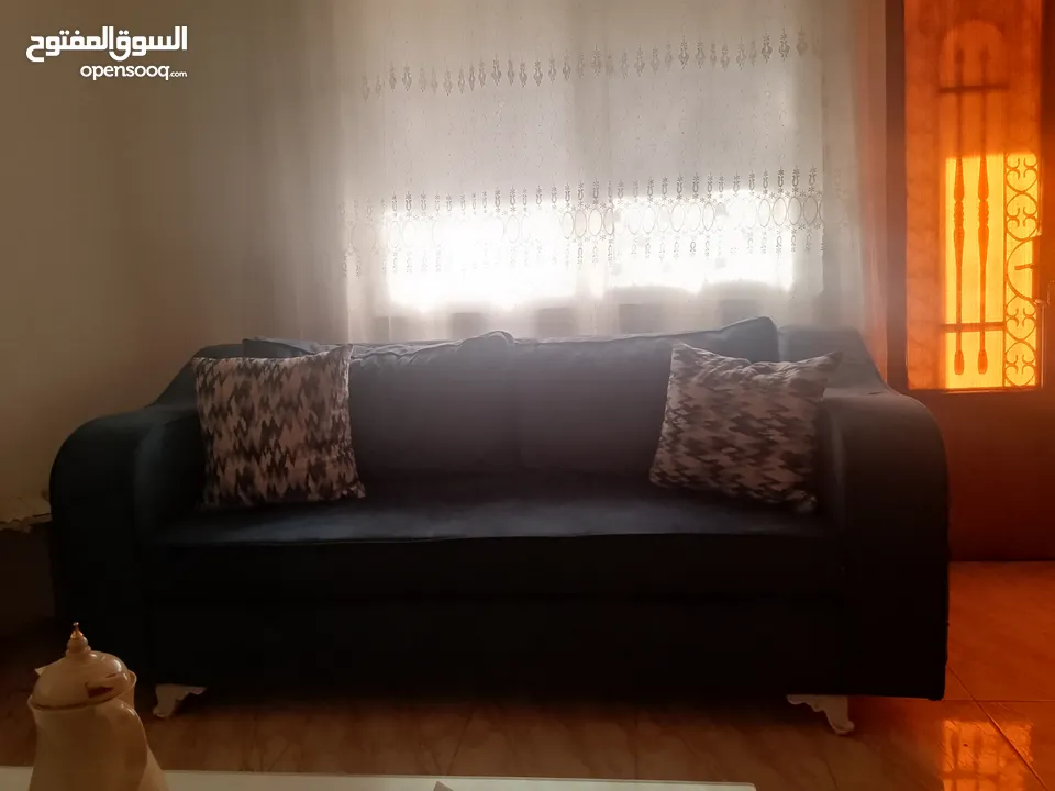 طقم كنب تفصيل بحاله جيده البيع