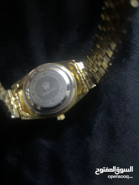 اربع ساعات للبيع