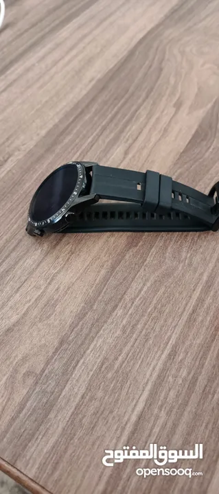 ساعة وسماعة huawei الاصليه لون اسود huawei smart watch gt 2 huawei freebuds 4i